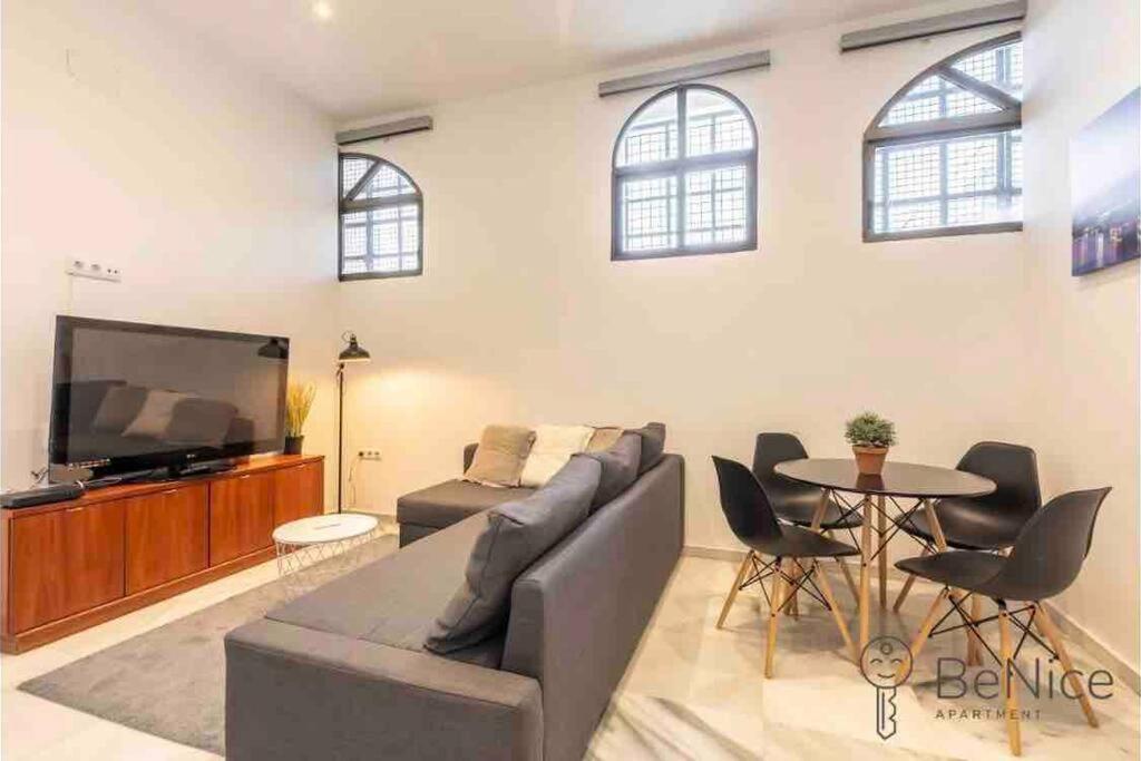 Luxury Apartamento Sevilla Centro -Triana Exterior photo