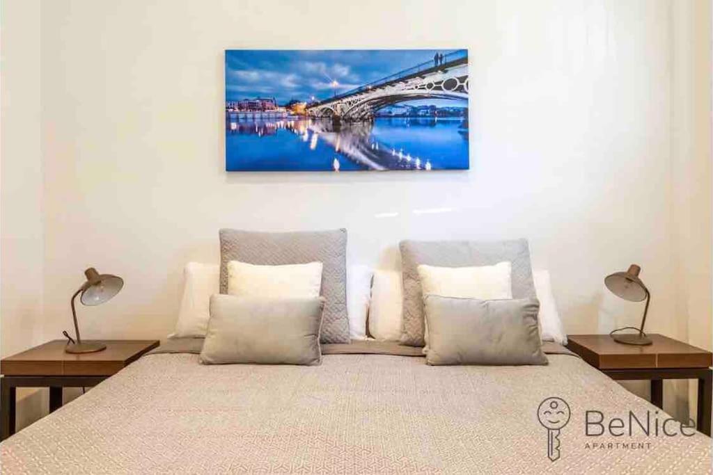 Luxury Apartamento Sevilla Centro -Triana Exterior photo